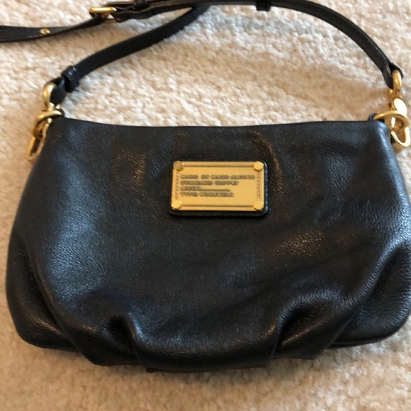 Marc Jacobs Handbags - Marc Jacobs crossbody